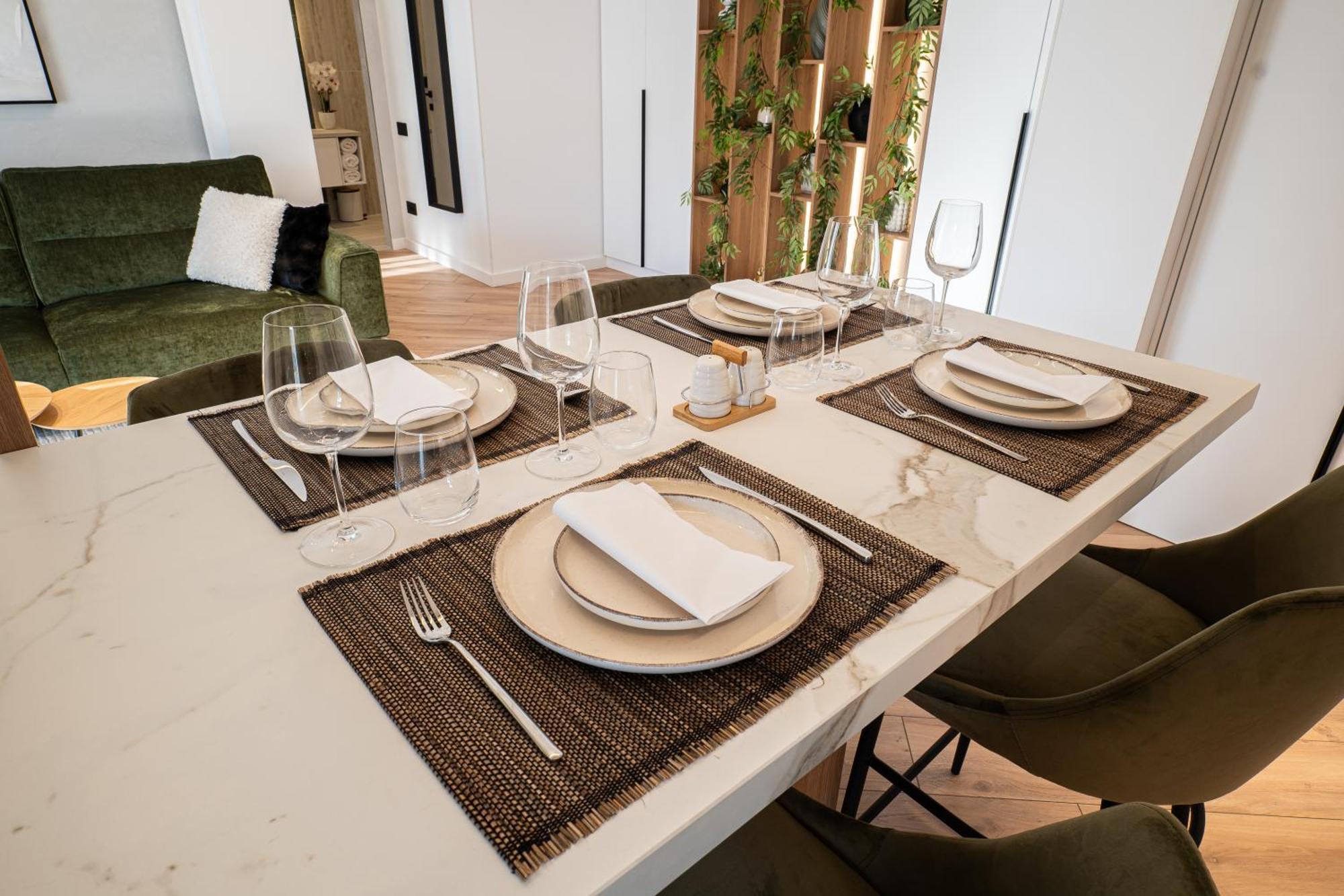 Chanttal Luxury - Amzei Apartament *